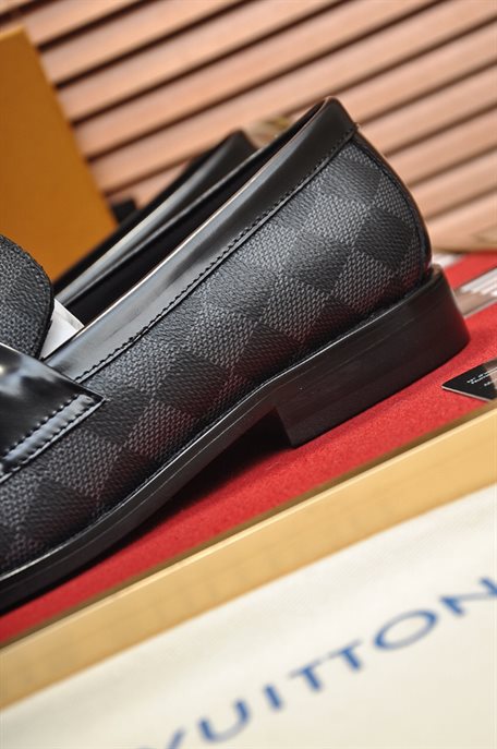 Louis Vuitton Loafer Reps - LD021 - view 04