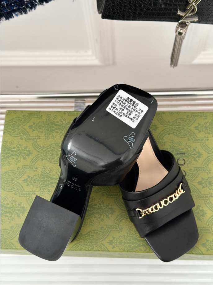 Gucci Leather Signoria Heeled Black Sandals 75 Reps - SC023 - view 02