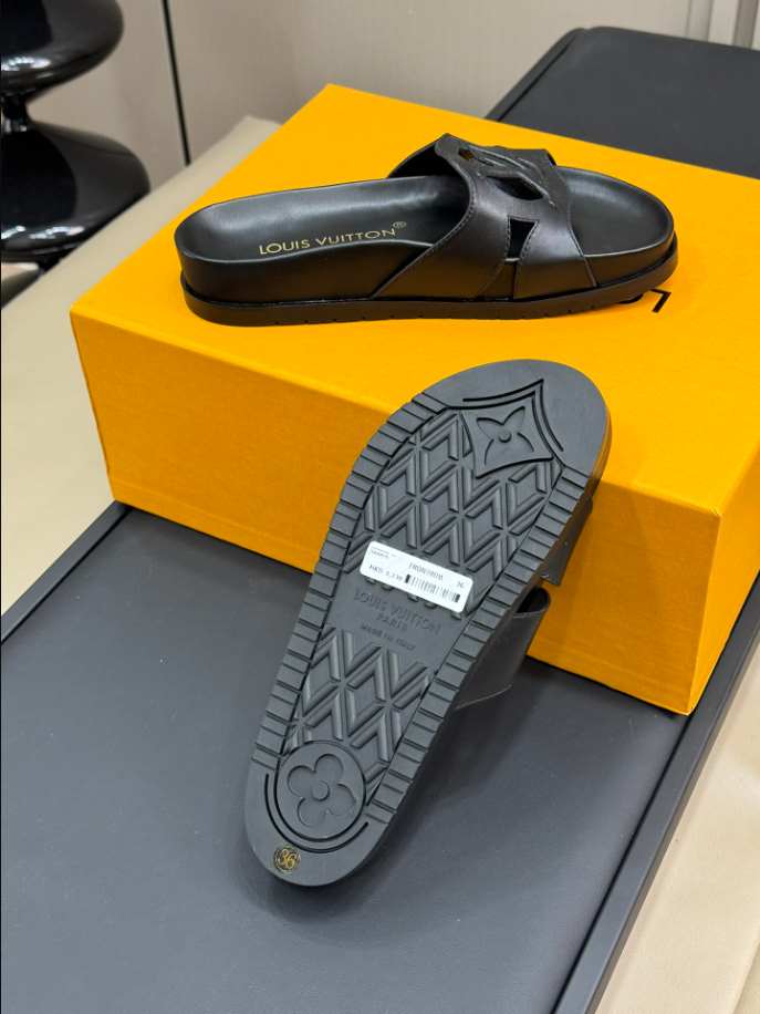 Women Louis Vuitton Isola Flat Comfort Mules Black Replica - SLV003 - view 02