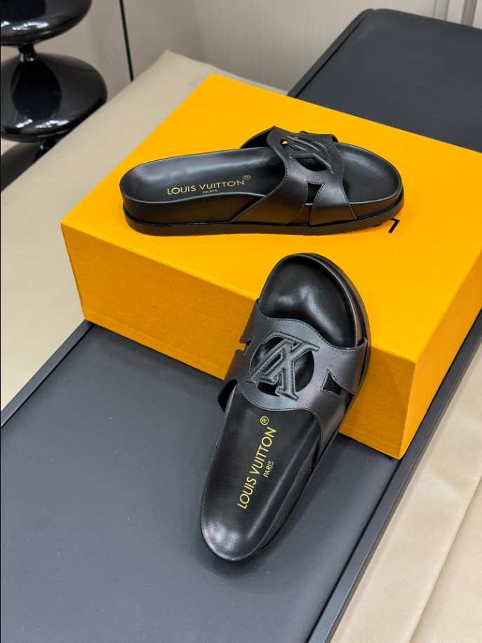 Women Louis Vuitton Isola Flat Comfort Mules Black Replica - SLV003 - view 04
