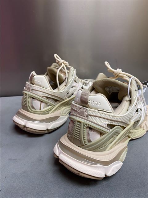 Balenciaga Track 2.0 Trainers Replica - BK015 - view 04
