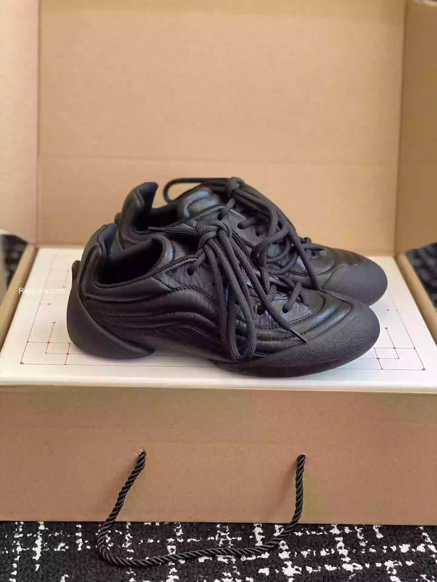Alexander McQueen Flexion Sneaker in Black - MC001 - view 03