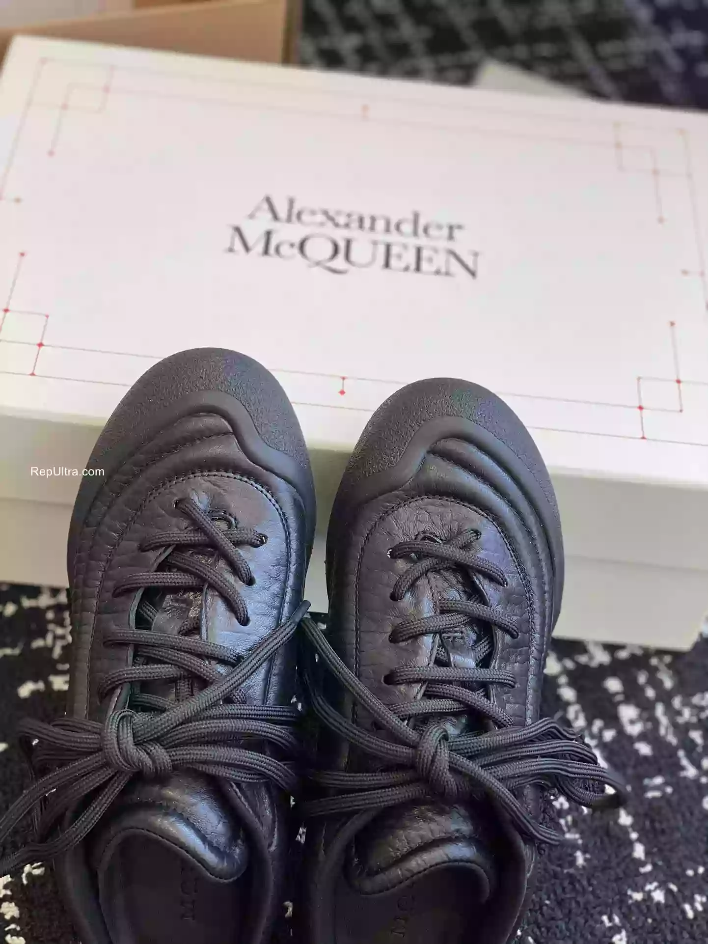 Alexander McQueen Flexion Sneaker in Black - MC001 - view 05